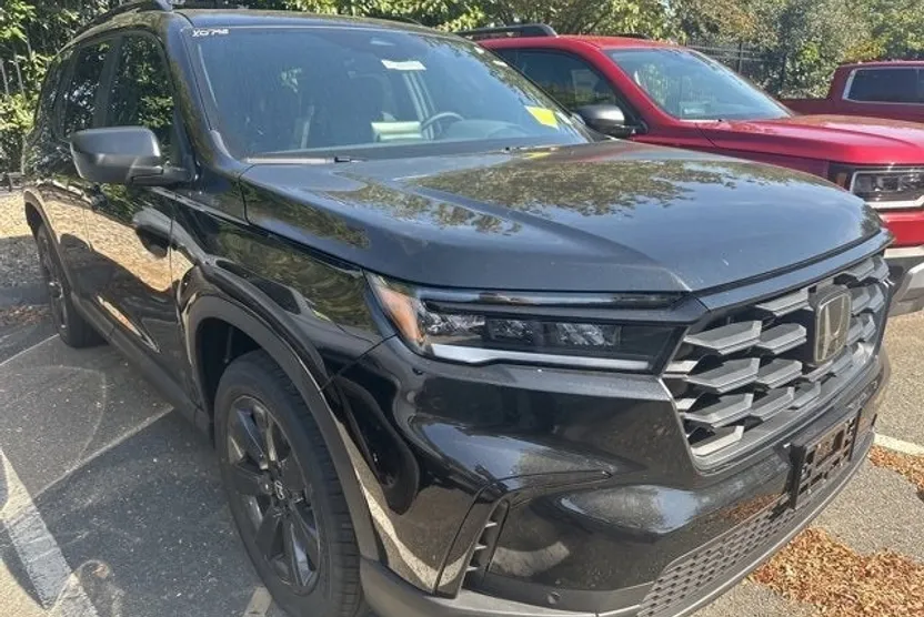 2025 Honda Pilot Sport photo 1