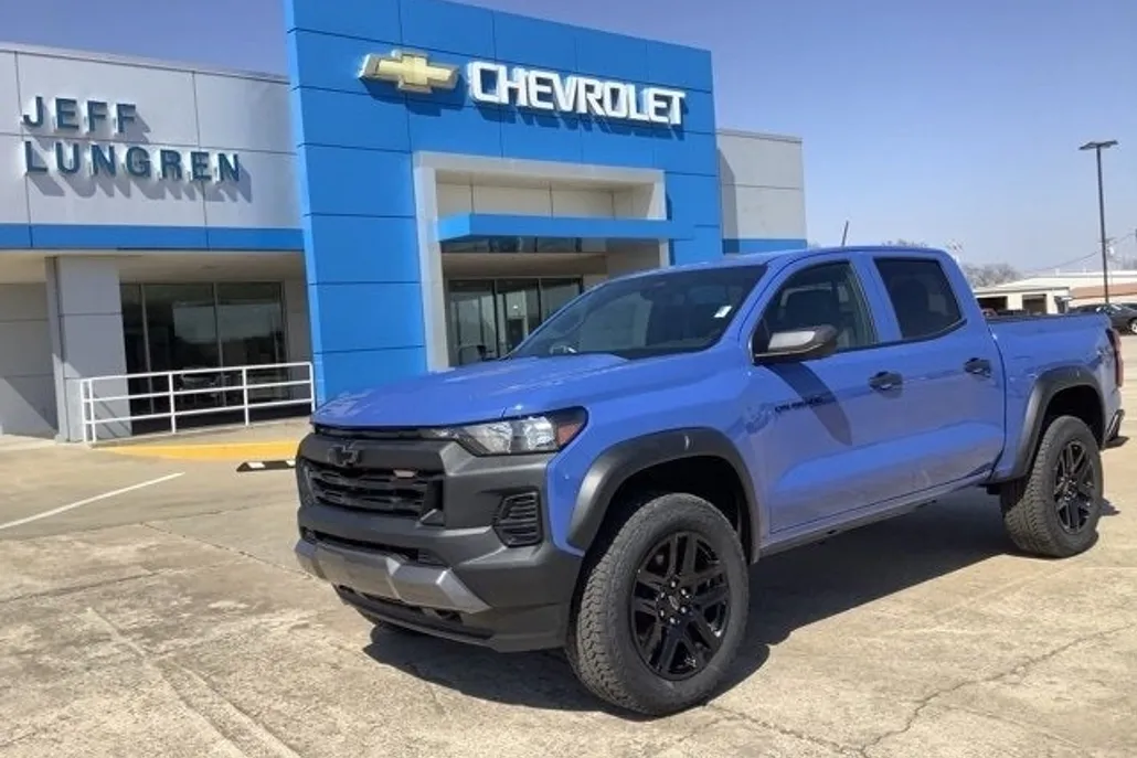 2025 Chevrolet Colorado Trail Boss photo 1