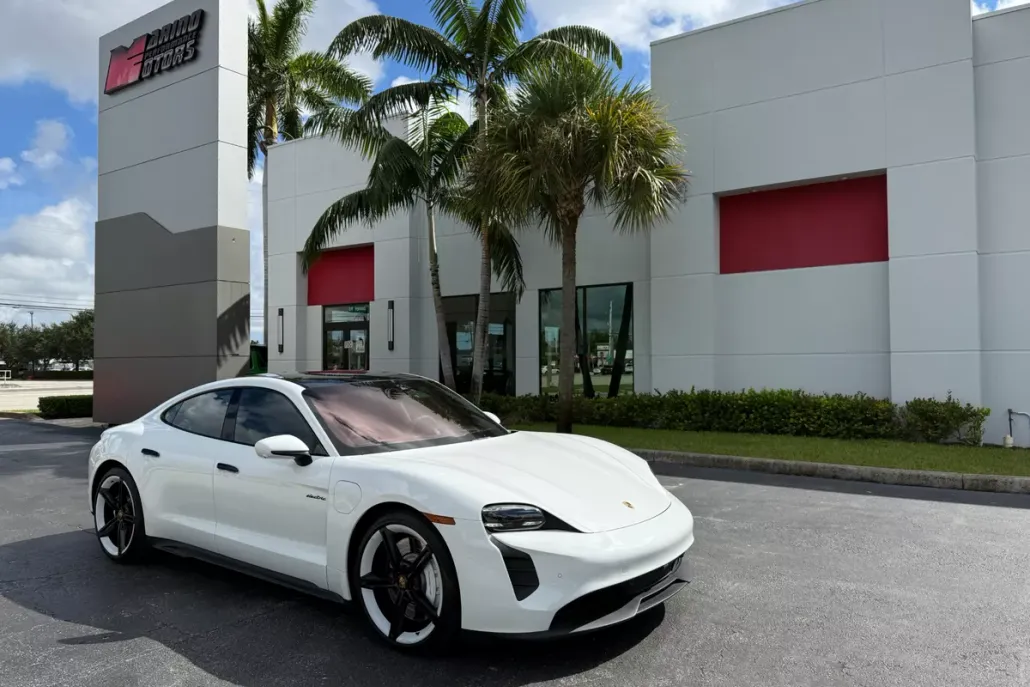 2022 Porsche Taycan GTS photo 1