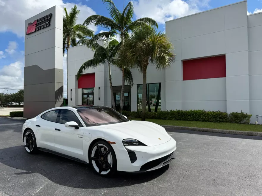 2022 Porsche Taycan GTS photo 1