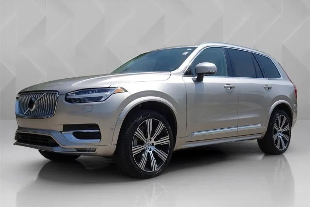 2024 Volvo XC90 Plus photo 1