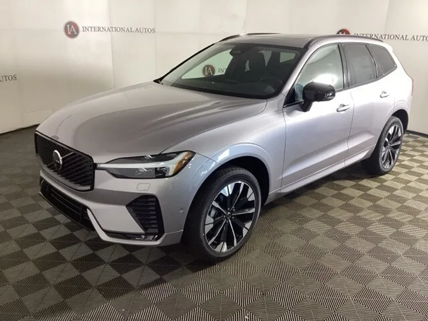 2026 Volvo XC60 Plus photo 1