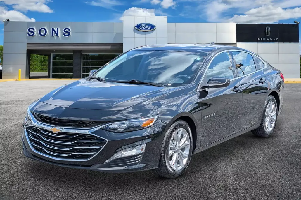 2024 Chevrolet Malibu 1LT photo 1