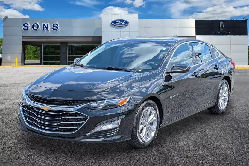 2024 Chevrolet Malibu 1LT photo 1