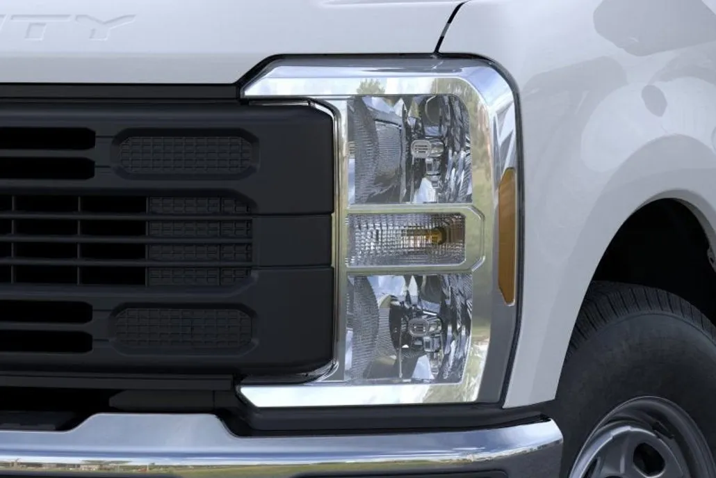 2025 Ford F-350 XL photo 1