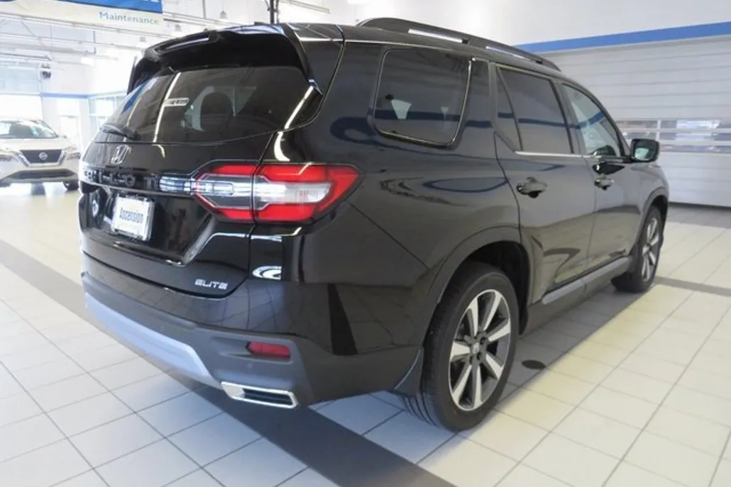 2025 Honda Pilot Elite photo 1