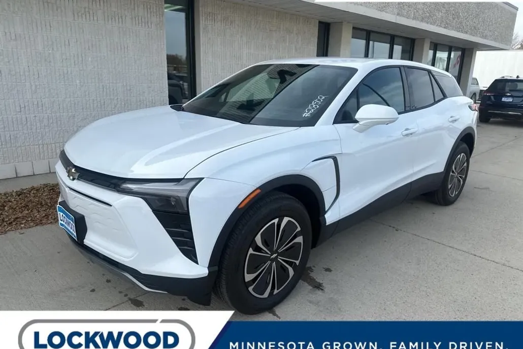 2025 Chevrolet Blazer EV photo 1