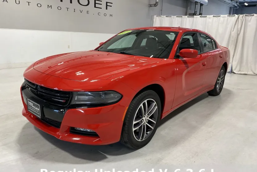 2019 Dodge Charger SXT photo 1
