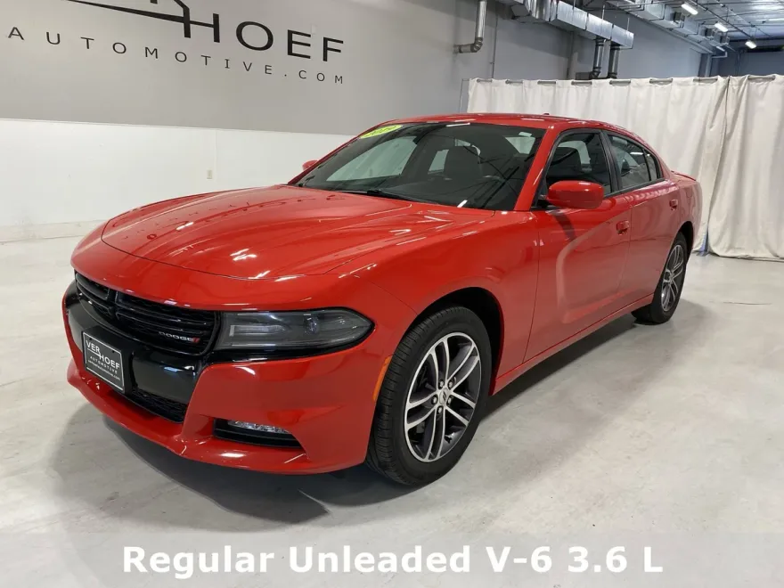 2019 Dodge Charger SXT photo 1