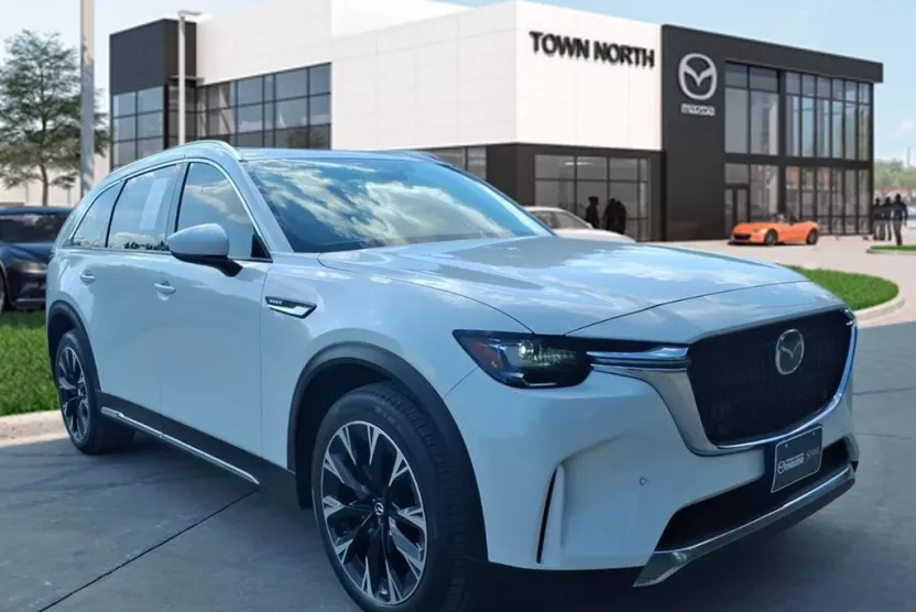 2024 Mazda CX-90 Premium photo 1