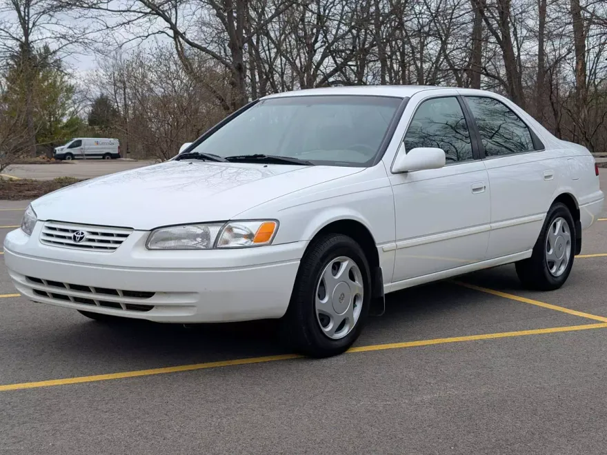 1998 Toyota Camry V6 photo 1