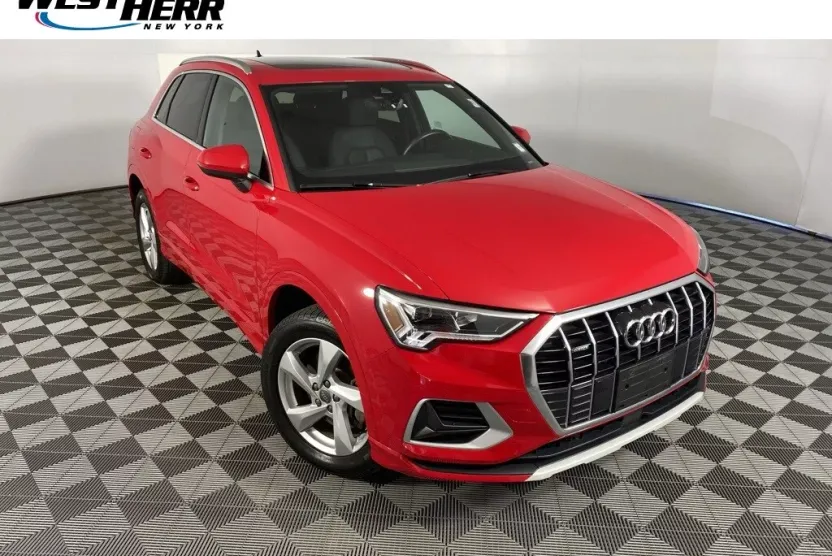2020 Audi Q3 45 TFSI Premium photo 1