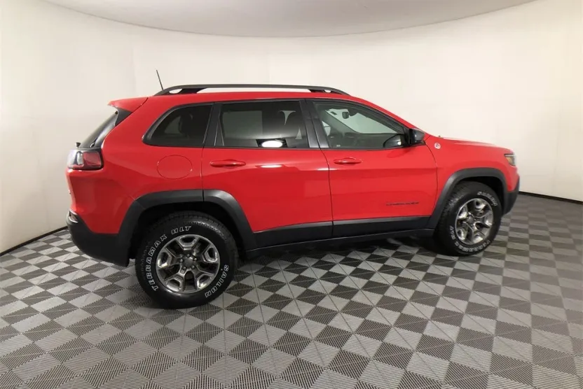 2019 Jeep Cherokee Trailhawk photo 1