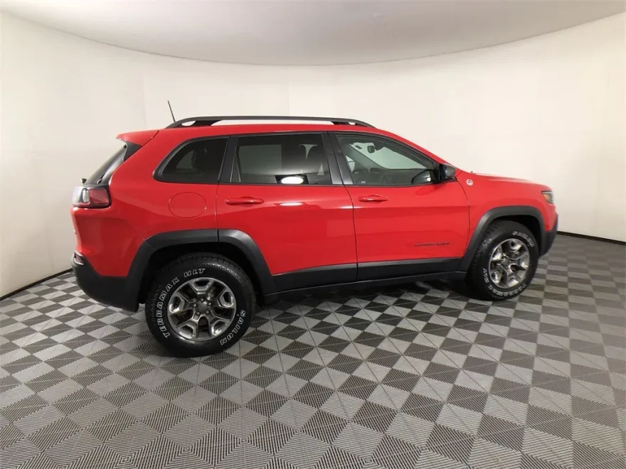 2019 Jeep Cherokee Trailhawk photo 1