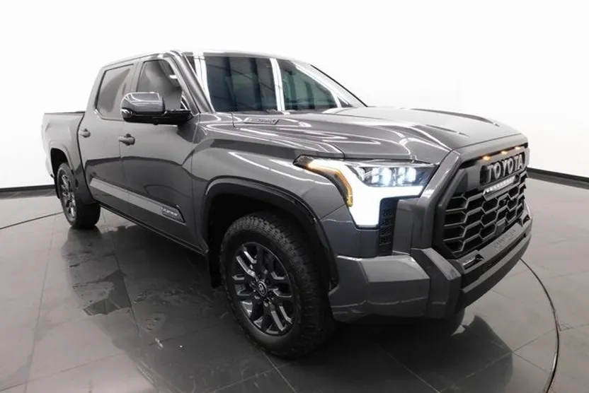 2025 Toyota Tundra Platinum photo 1