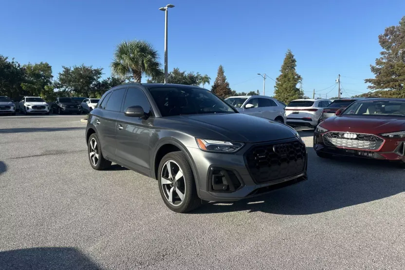 2023 Audi Q5 S line Premium Plus photo 1