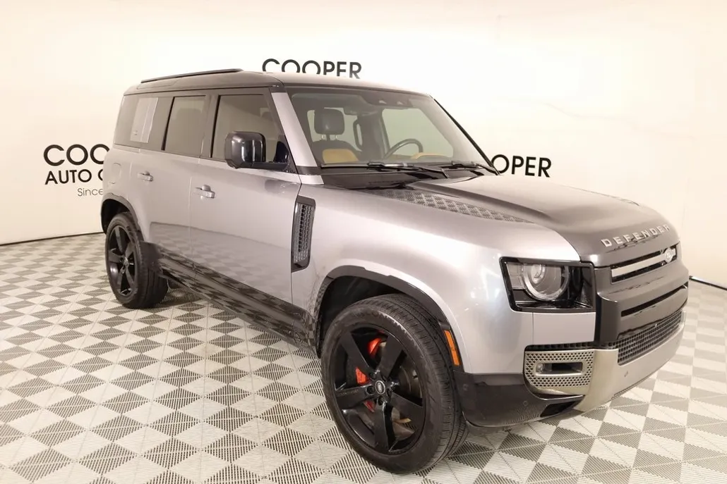 2022 Land Rover Defender 110 photo 1