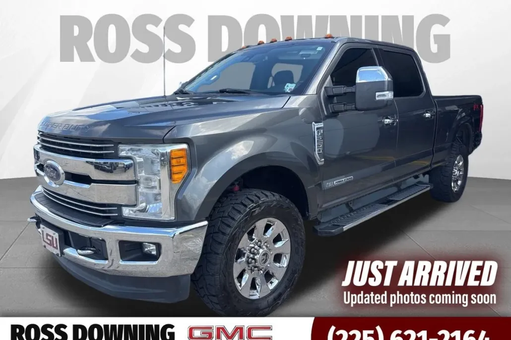 2017 Ford F-250 Lariat photo 1