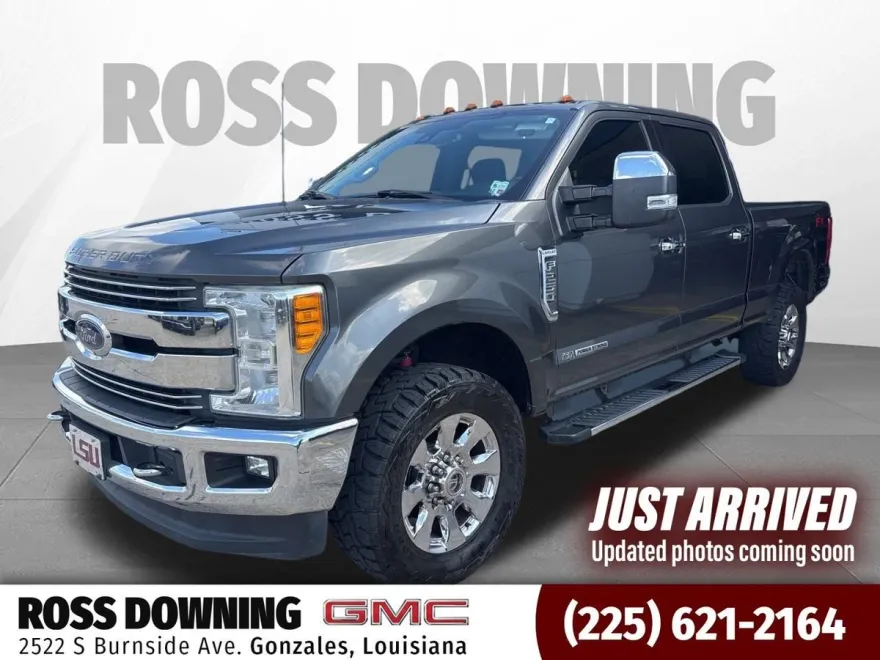 2017 Ford F-250 Lariat photo 1