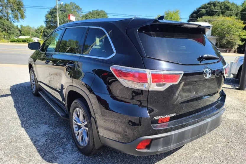 2015 Toyota Highlander XLE photo 1