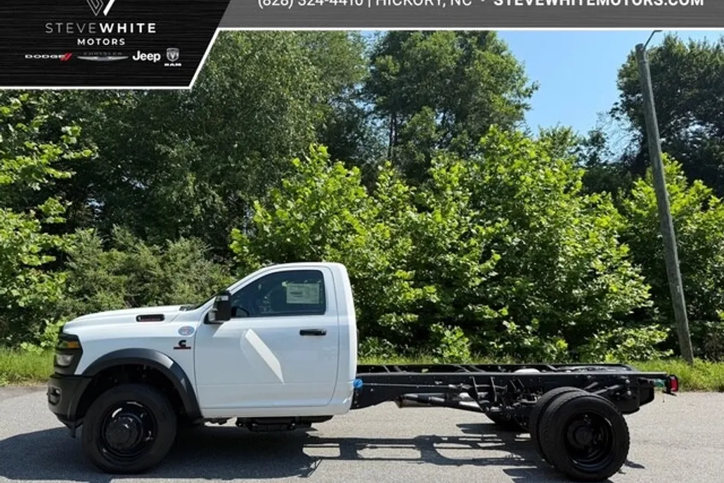 2025 Ram 5500 Tradesman photo 1