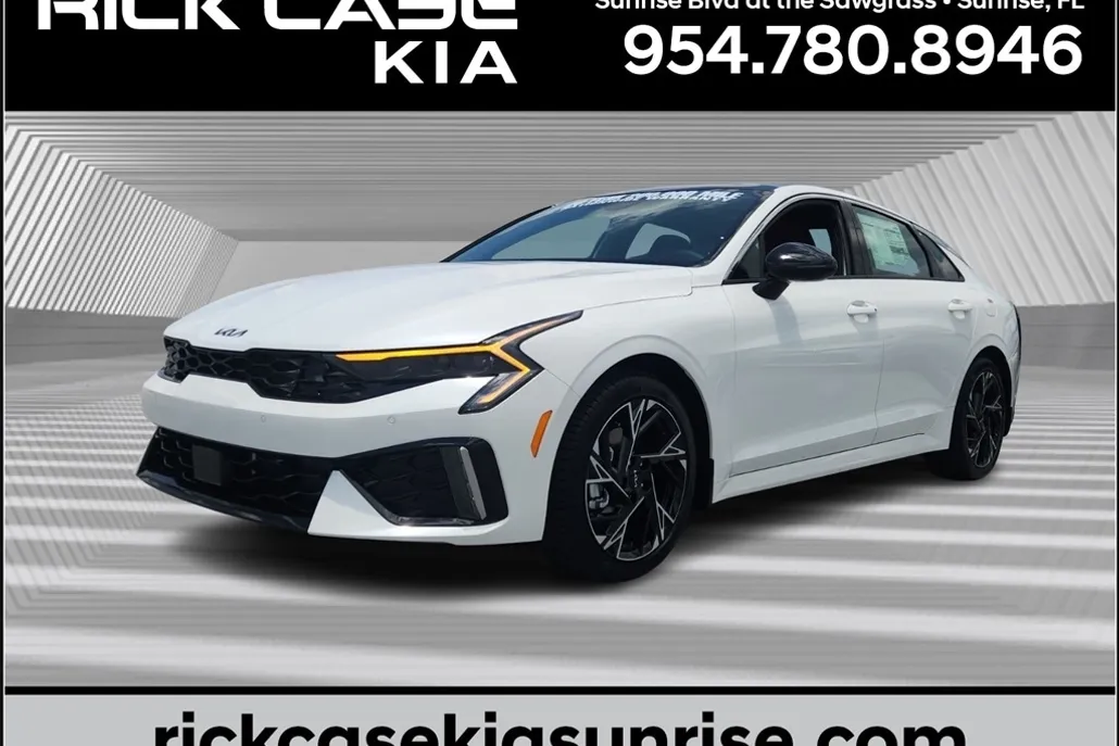 2025 Kia K5 GT-Line photo 1