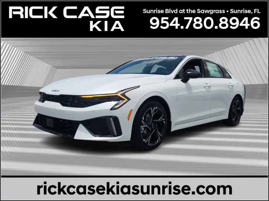 2025 Kia K5 GT-Line photo 1