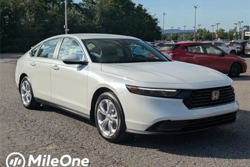 2025 Honda Accord LX photo 1