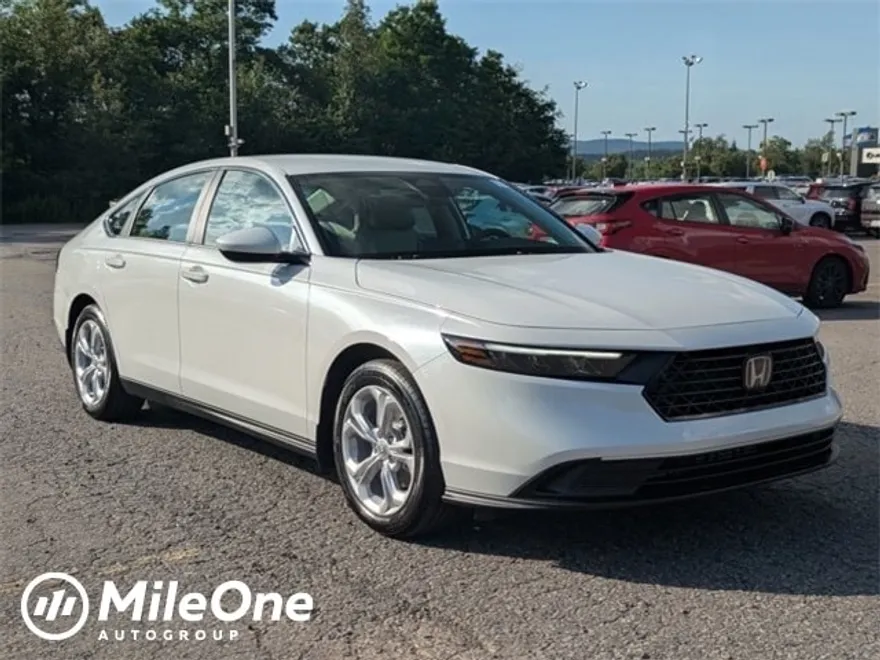 2025 Honda Accord LX photo 1