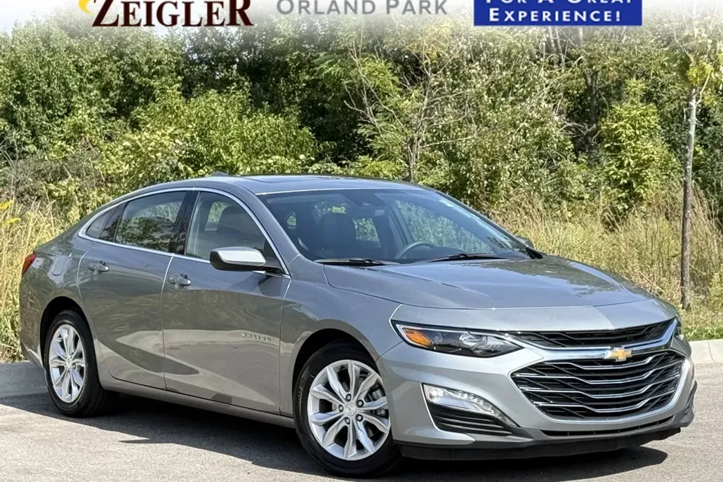 2024 Chevrolet Malibu 1LT photo 1