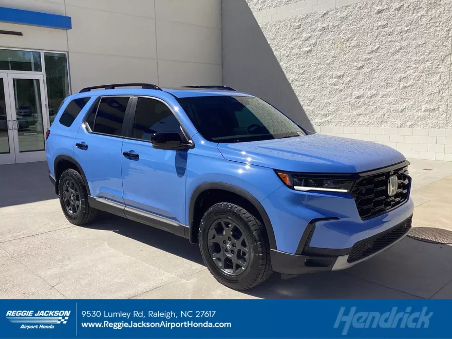 2025 Honda Pilot TrailSport photo 1