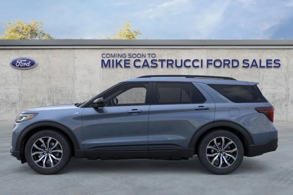 2025 Ford Explorer ST-Line photo 1