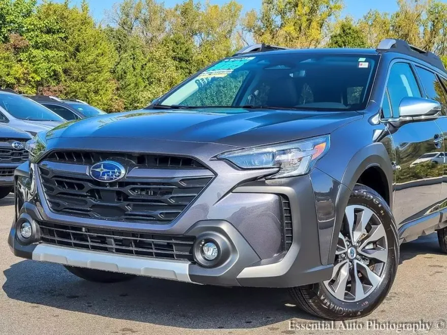 2025 Subaru Outback Touring XT photo 1