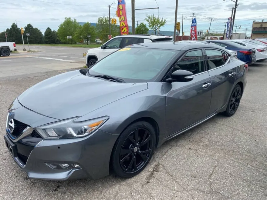 2018 Nissan Maxima SV photo 1