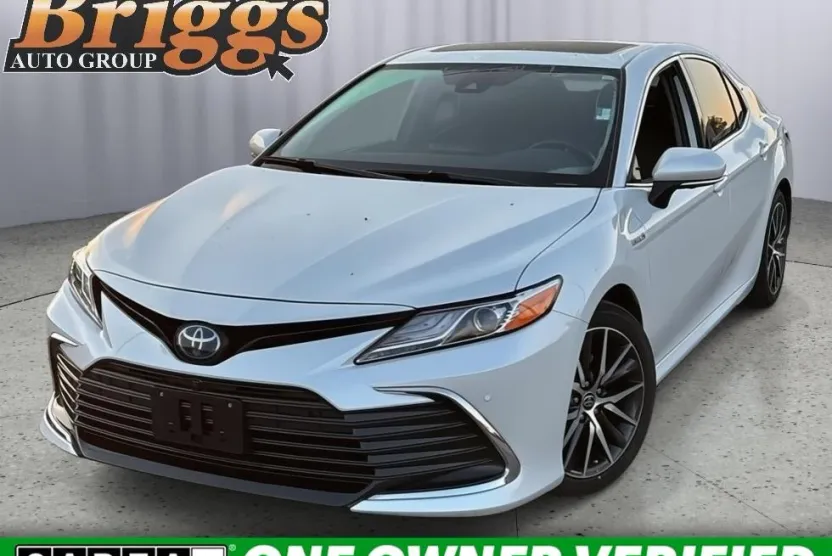 2021 Toyota Camry Hybrid XLE photo 1
