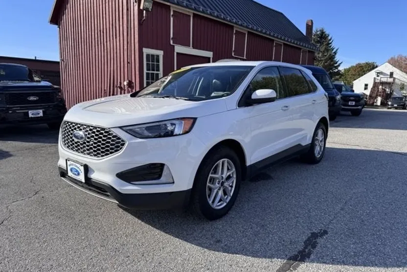 2024 Ford Edge SEL photo 1