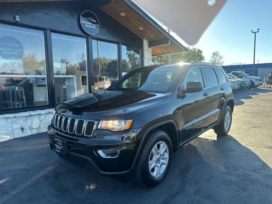 2017 Jeep Grand Cherokee Laredo photo 1