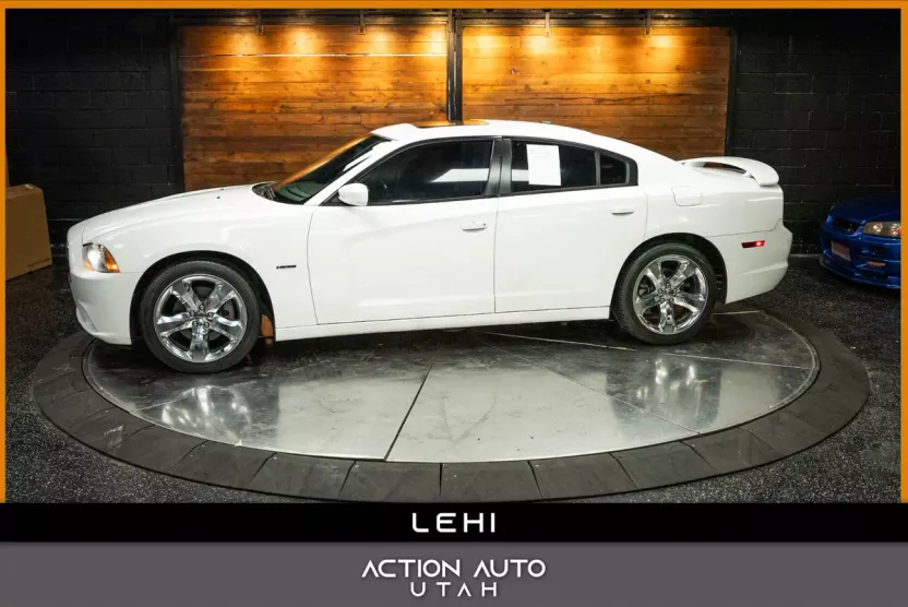 2011 Dodge Charger R/T Max photo 1