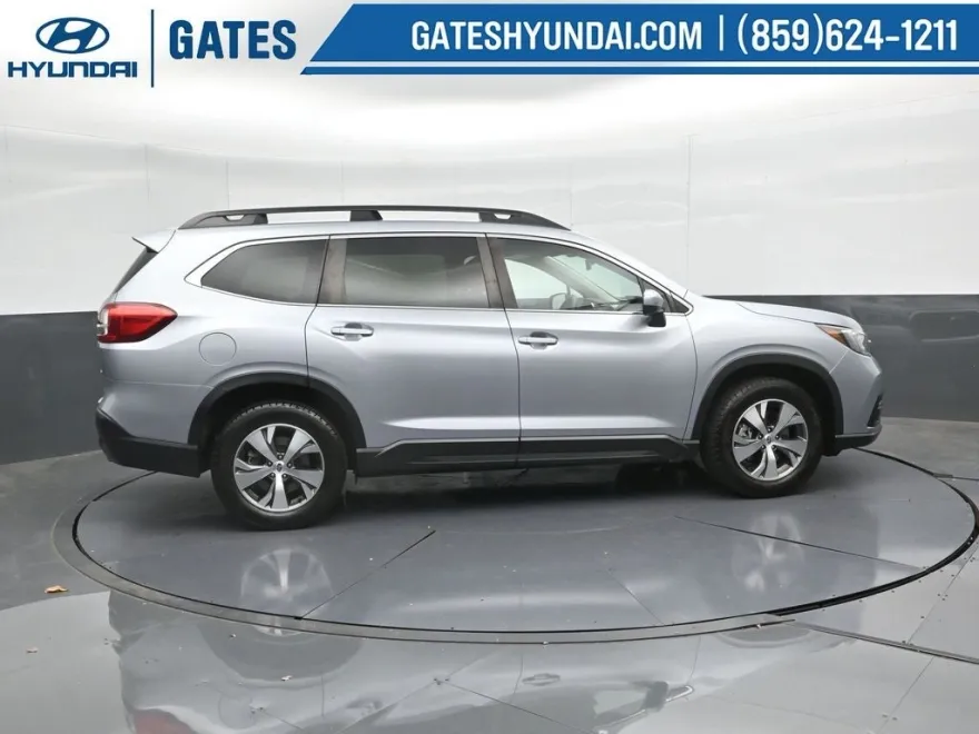 2019 Subaru Ascent Premium photo 1