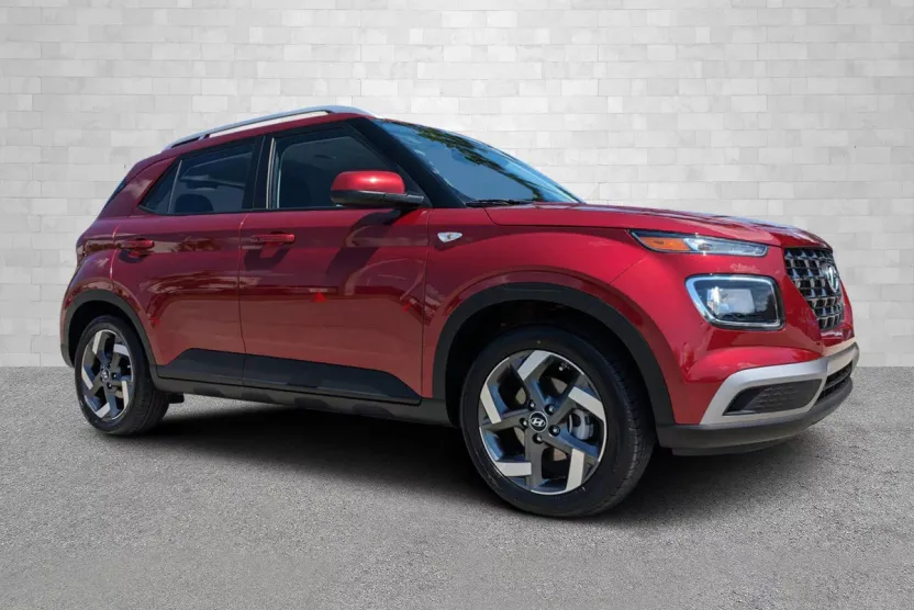 2025 Hyundai Venue SEL photo 1