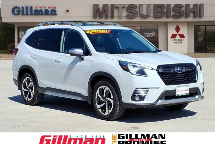 2022 Subaru Forester Touring photo 1