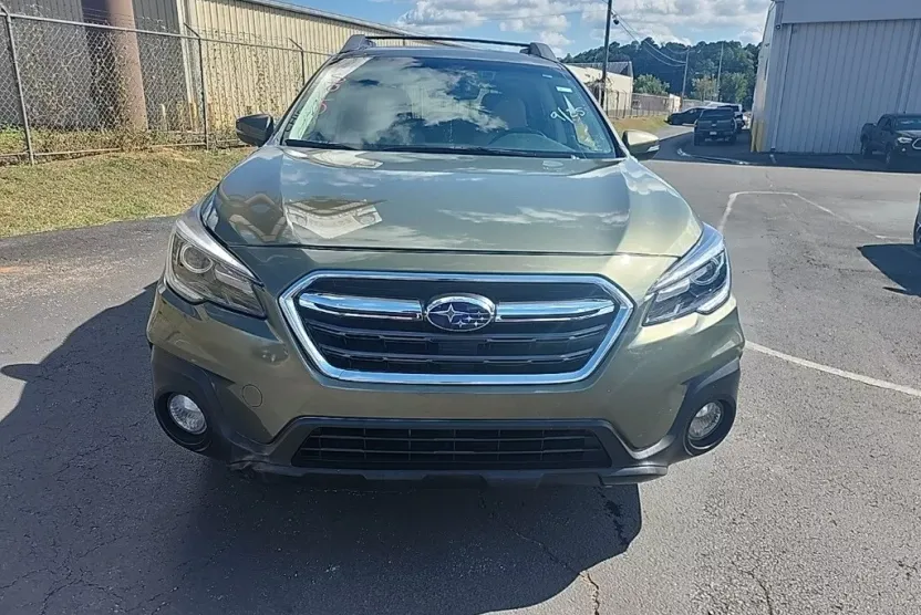 2018 Subaru Outback 3.6R Limited photo 1