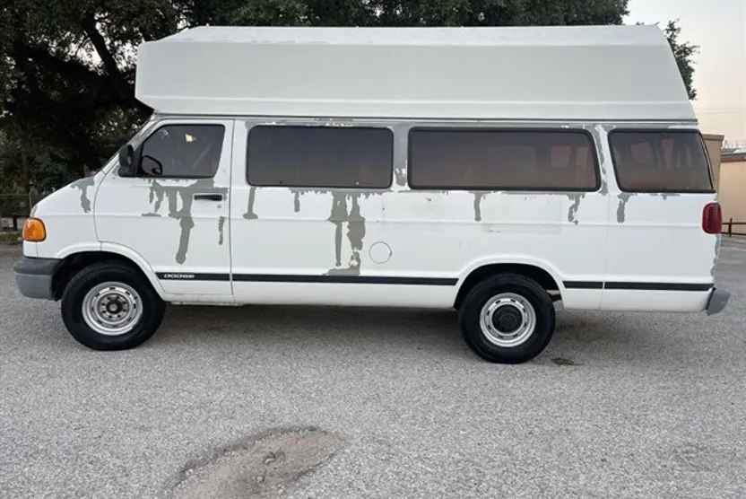 2003 Dodge Ram Van B3500 photo 1