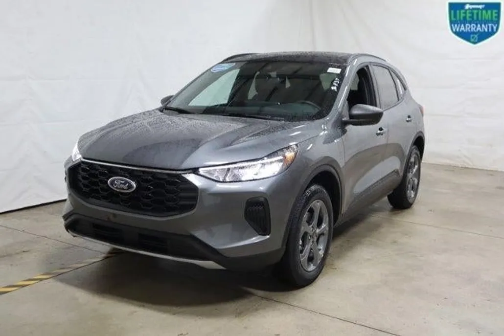 2025 Ford Escape ST-Line photo 1