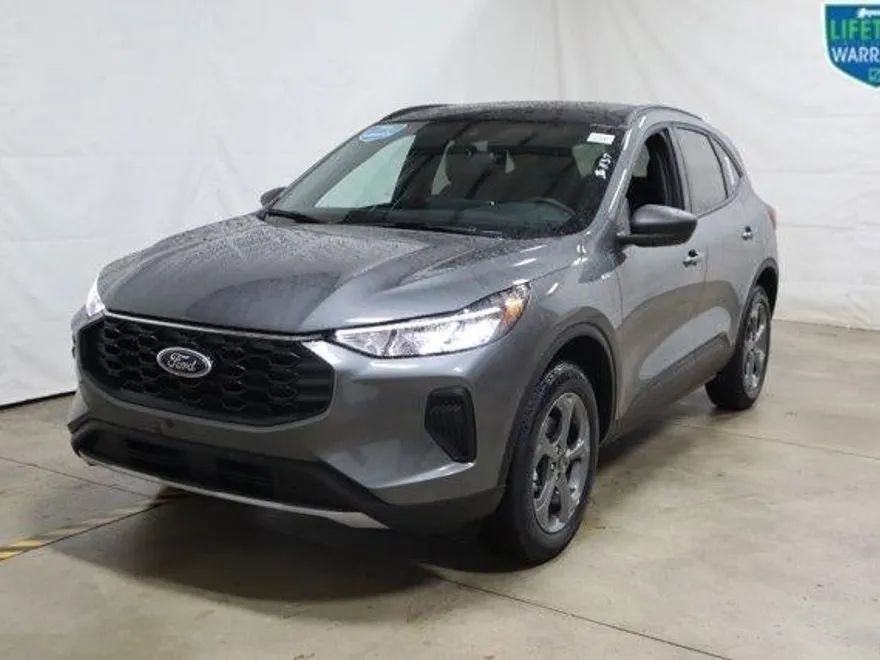 2025 Ford Escape ST-Line photo 1
