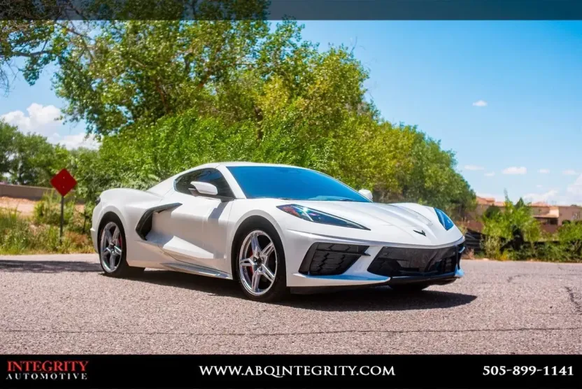 2025 Chevrolet Corvette Stingray 2LT photo 1