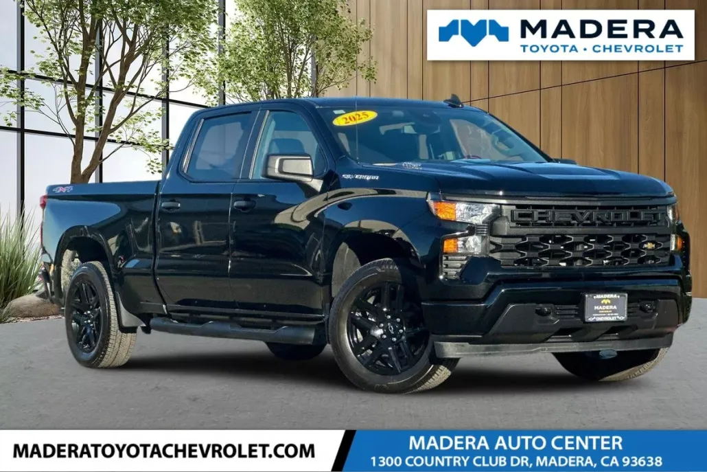 2025 Chevrolet Silverado 1500 Custom photo 1