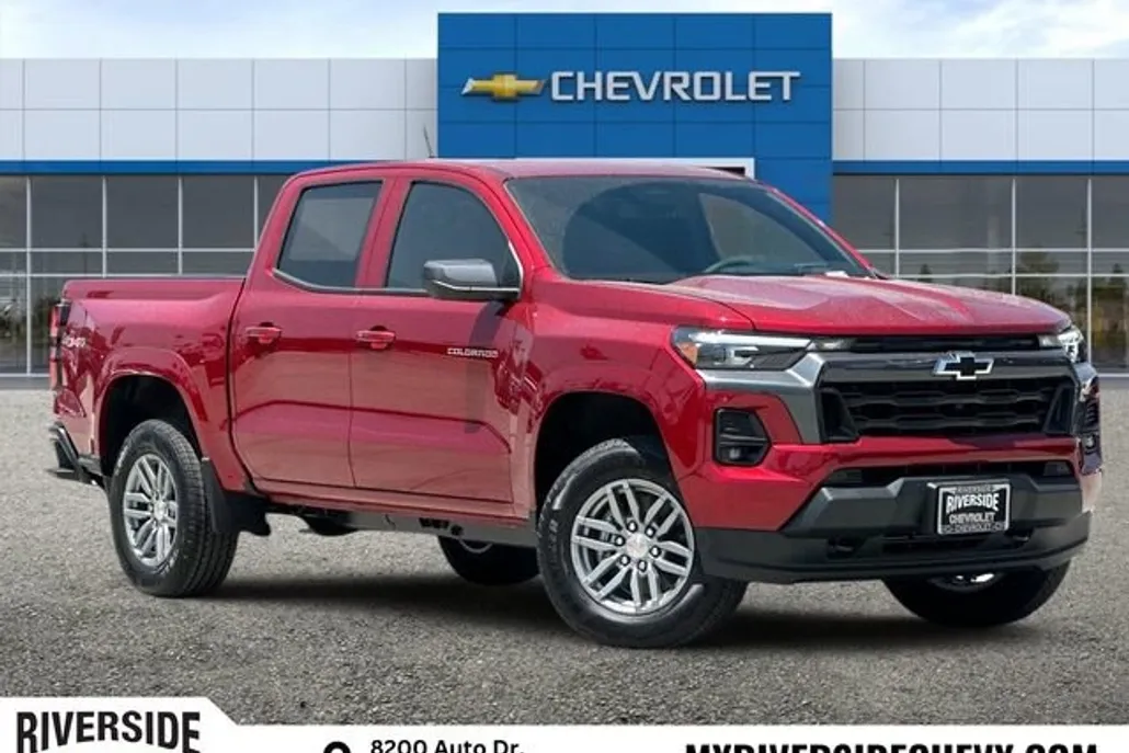 2025 Chevrolet Colorado Work Truck LT photo 1