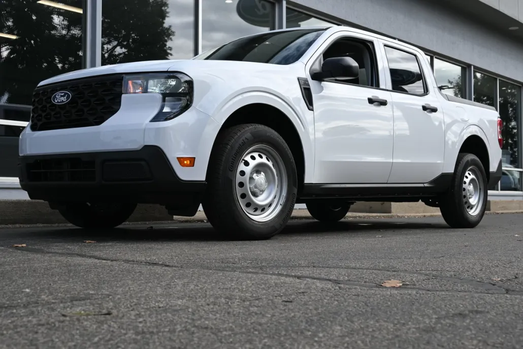 2025 Ford Maverick XL photo 1