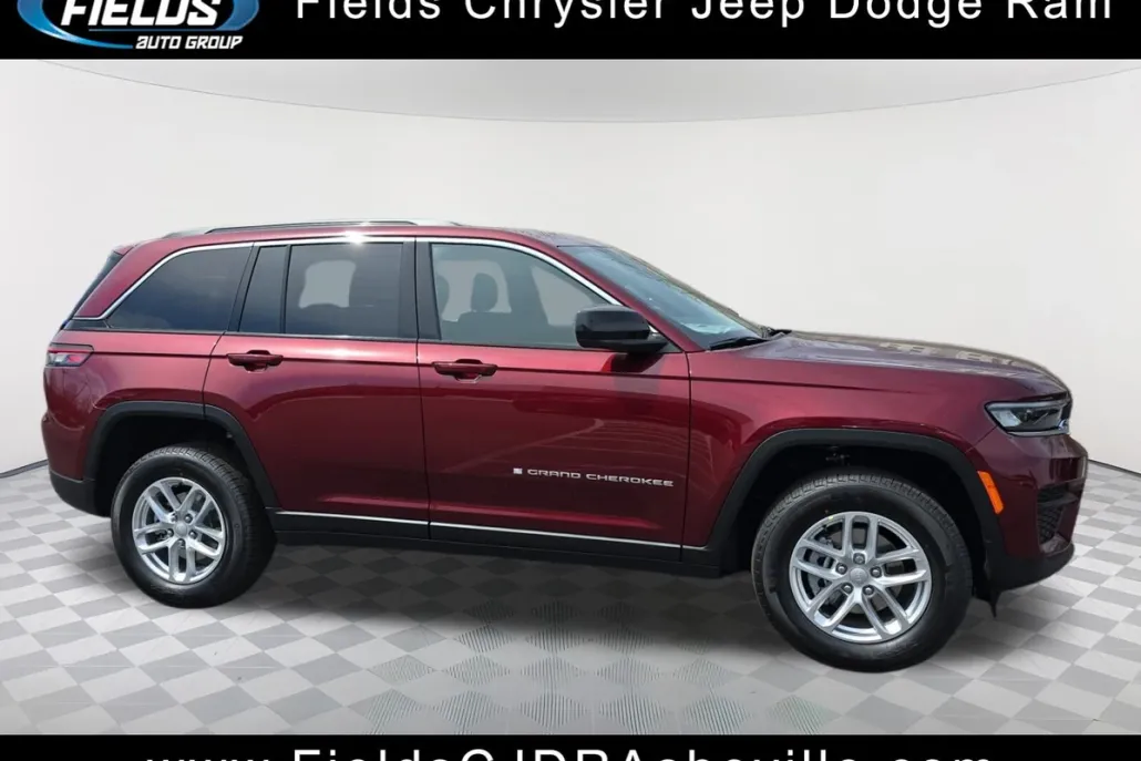 2025 Jeep Grand Cherokee Laredo photo 1